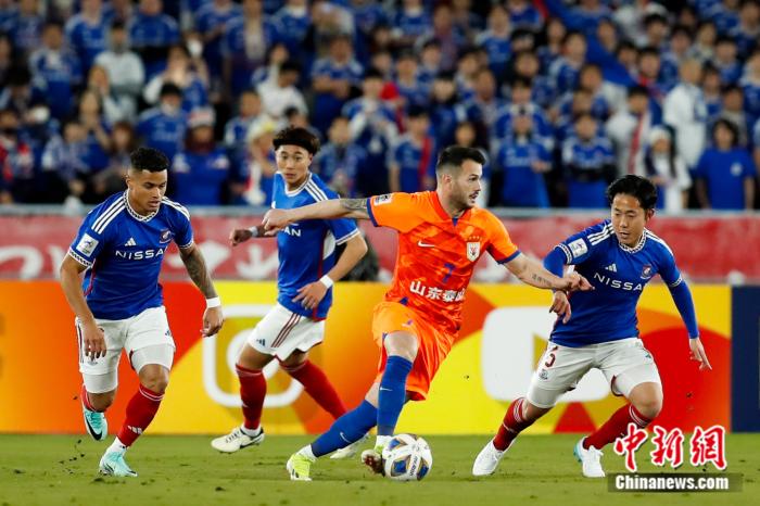 山东泰山客场0-1负于横滨水手，凭总比分1-3遗憾