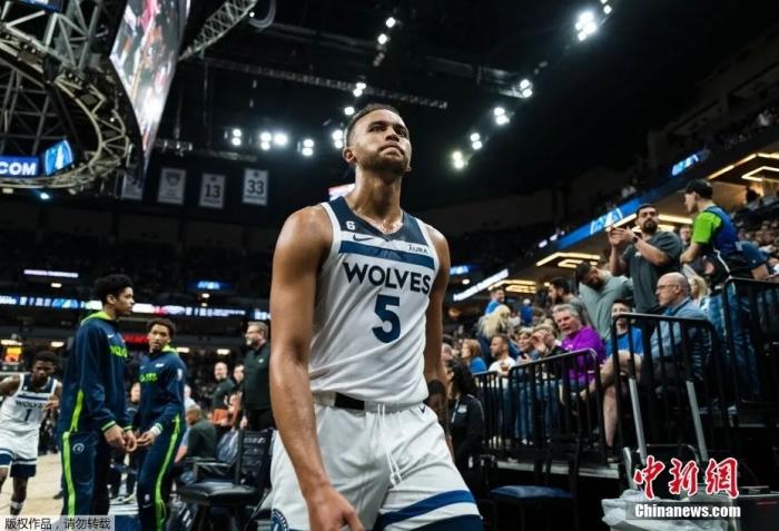 李凯尔获中国国籍成男篮首位归化球员