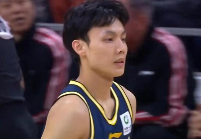 CBA第39轮上演季后赛预演 关键球本土球员接管排