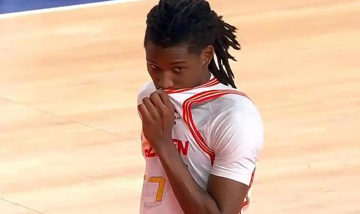 CBA第39轮上演季后赛预演 关键球本土球员接管排