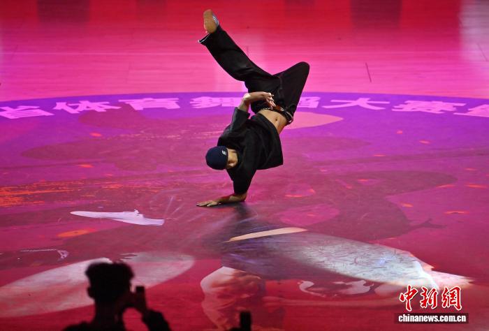 青春与节奏在长春交织千名舞者共同竞技体育舞